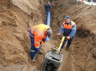 Kolejny etap wymiany wodociągu w ramach inwestycji „Przebudowa  ulic:  Armii Krajowej, Długosza, Franciszkańskiej, Gdańskiej, Młynarskiej, Chodukiewicza oraz Przyzamcze wraz z budową i przebudową  infrastruktury technicznej”.