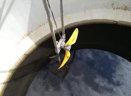 Remont reaktora biologicznego.